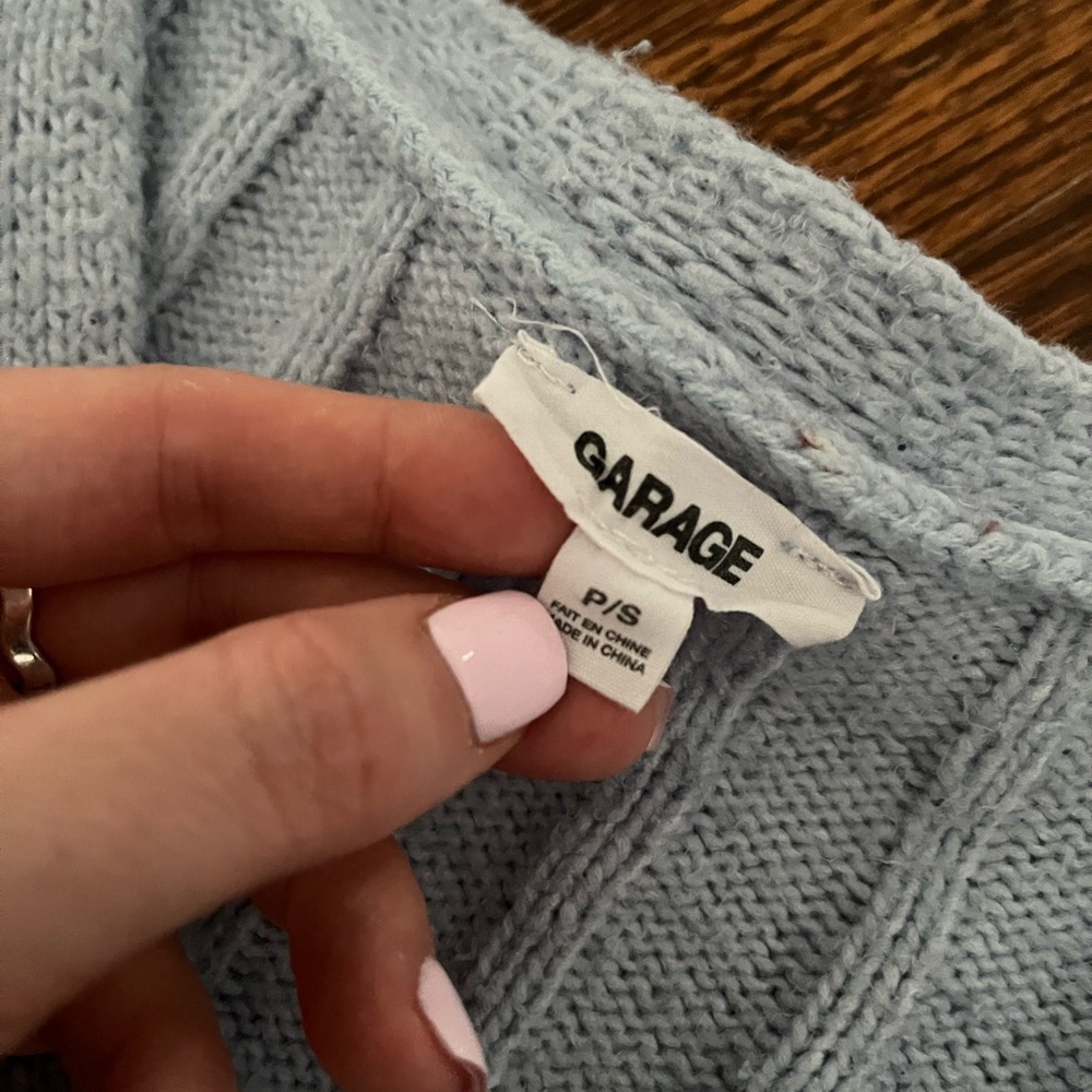 baby blue cropped sweater garage size small - Picture 3 of 4